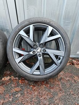 Letní alu kola Aniara 19" Škoda Superb 235/40 R19 - 4