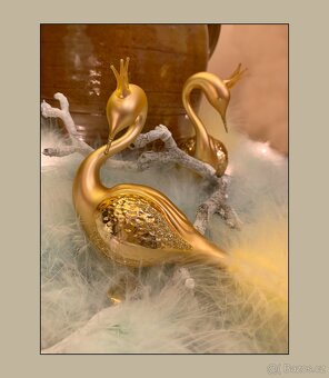 Elegantní Vánoční ozdoba Labuť s korunkou Zlatá skleněná - 4