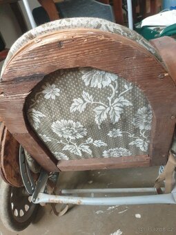 Prodám starý kočárek - 4