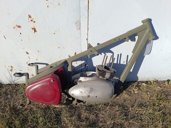 Jawa Pérák - rám - 4