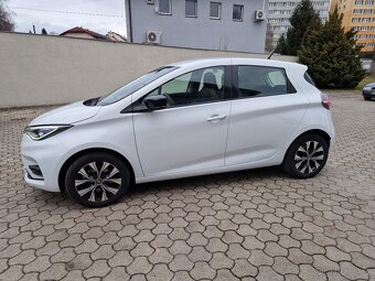 Zoe - 4