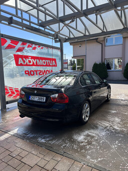 Bmw e90 330i - 4