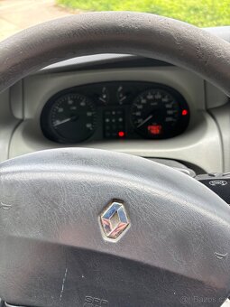 Renault Trafic 9 míst - 4