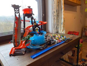 Hot Wheels automyčka s aligatorem - 4