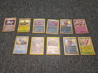 Pokémon karty z edic 2021/22/23 a 25 celebration 175 kusů - 4
