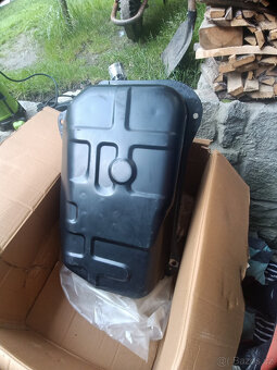 Prodám nádrže a příslušesntví nádrže na Suzuki samurai - 4