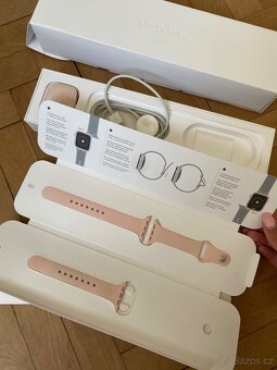 Apple Watch Series 5 (40 mm) – na díly, s nabíječkou, páskem - 4