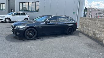 Zdravím vás,prodávám svoji f11 530d - 4