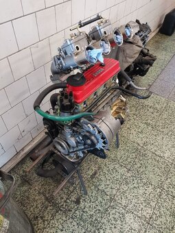 Závodní motor Škoda 130 - 4