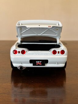 1/18 Autoart Nissan GT-R R32 V-Spec II Tuned Version White - 4