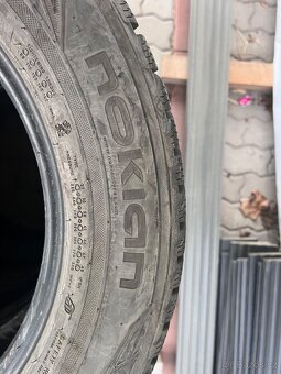 Zipni pneu Nokian 225/60/17 - 4