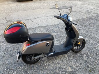 Elektrický skútr Super Soco CUX - 4