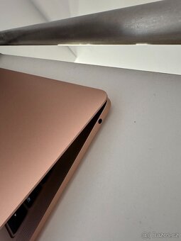 MacBook Air 2019 Rose Gold, 16 GB ram, 500 GB disk - 4