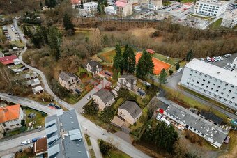 Stavební pozemek 583 m², ulice Jordánská – výhled na staré m - 4