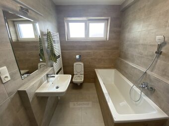 Pronájem bytu 4+kk 80 m², zahrada 85 m², Včelná - 4