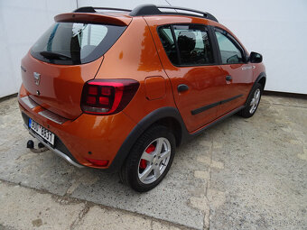 Dacia sandero stepway 0.9TCe,66kW,1majČR,s.kniha,klima,navi - 4
