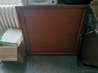Kancelářský stůl - barva třešeň (rohový se skříňkou) - 4
