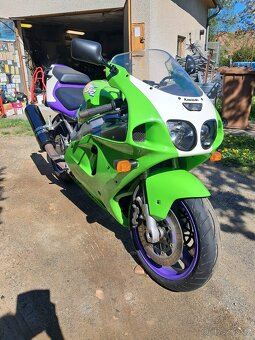 Kawasaki ZX7R ninja - 4