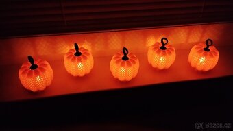 Závěsná dýňová lucerna s LED svíčkou - 4