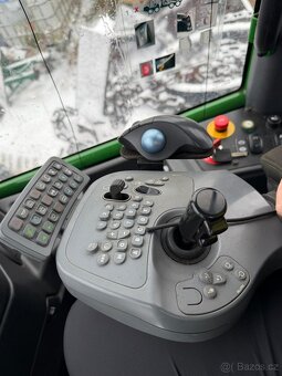 Vyvážecí souprava JOHN DEERE 910G - 4