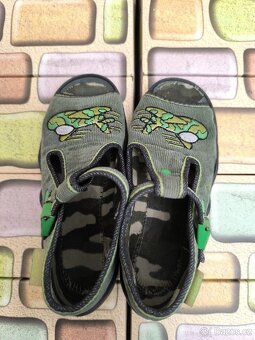 Bačkůrky zn. BEFADO vel. 25 - 4