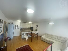 Prostorný slunný byt 4+kk / 91 m2 + 2 terasy v Atriu Kobylis - 4