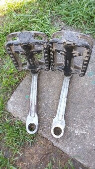 Babetta 210 - kliky se šlapkami pár - 4