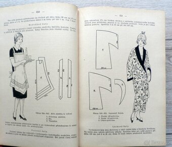 Praktická hospodyňka, starožitné knihy z roku 1928, oba díly - 4