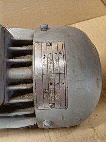 Elektromotor HEW; 0,37 kW, 1380 ot/min - 4