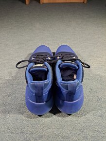 Sportovní boty Nike Air Versitile - 4