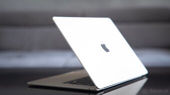 Macbook Air M3 2024 15, Starlight, 8GB ram, 512 SSD, záruka - 4