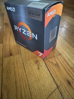 AMD Ryzen 5800x3D - 4