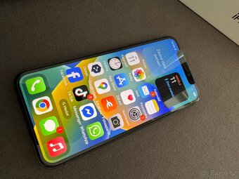 Apple iPhone X - 4