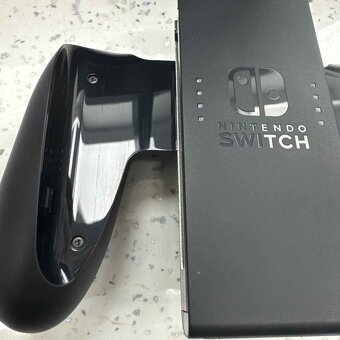 Nintendo SWITCH OLED - 4