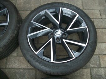 alu kola Superb3 Passat B8 GY F1 235.45.18" 95% - 4