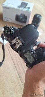 Prodám Canon EOS 77D s objektive EF 75-300mm a příslušenství - 4