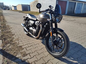 Triumph Street Twin 900 - 4