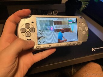 PSP 2000 - 4