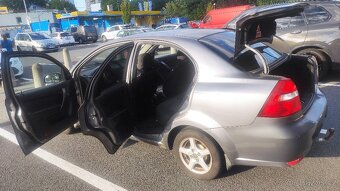 Chevrolet Aveo - 4