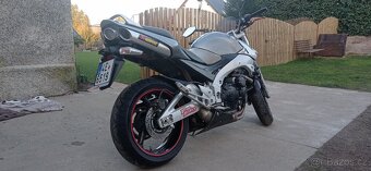 Suzuki GSR600 - 4