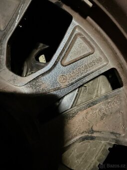 Originální Mercedes-Benz disky + zimní pneumatiky Dunlop - 4
