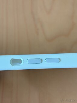 Apple silikonový kryt s MagSafe pro iPhone 15 |Mátově zelená - 4