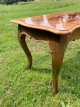 Elegantní vintage stolek s intarzií - 4