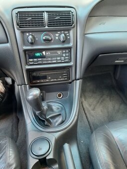 Ford Mustang 4.6 GT manuál,cabrio - 4