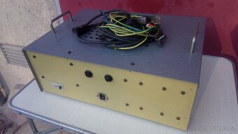 Nabíječka a zdroj. - 4