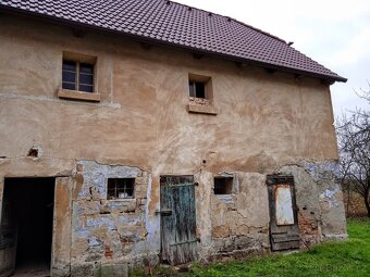 Prodej rodinného domu před rekonstrukcí v obci Víska, s poze - 4