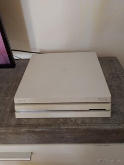 PlayStation 4 1 TB + ovladače - 4