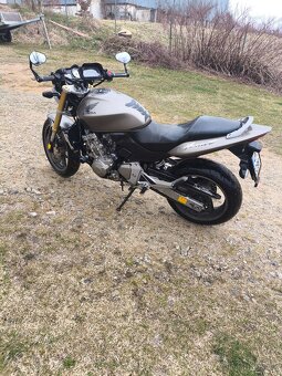 Honda Hornet 600F - 4
