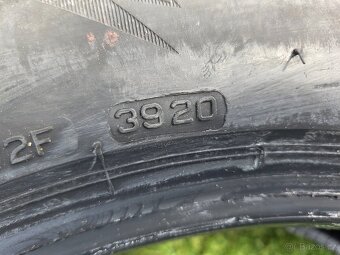 Nové zimní pneu Bridgestone Blizzak LM005 195/60/16 - 4