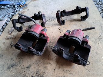 Přední brzdové třmeny a držáky 312 + 288 mm Octavia 2, Toura - 4